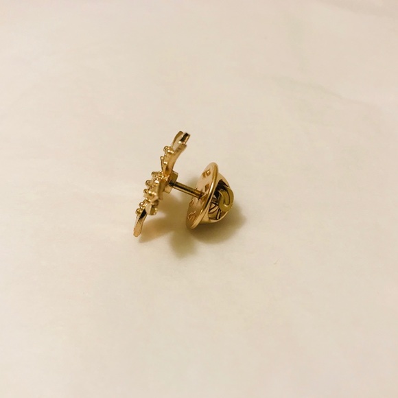 🌼Golden Flower Brooches - Picture 6 of 7